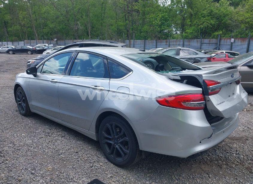 Photo 3 of 2018 Ford Fusion SE (VIN 3FA6P0HD7JR130779)