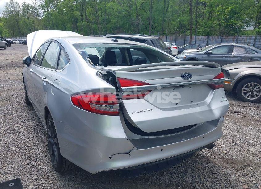 Photo 6 of 2018 Ford Fusion SE (VIN 3FA6P0HD7JR130779)