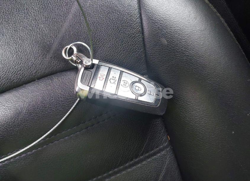 Photo 11 of 2018 Ford Fusion SE (VIN 3FA6P0HD7JR144018)