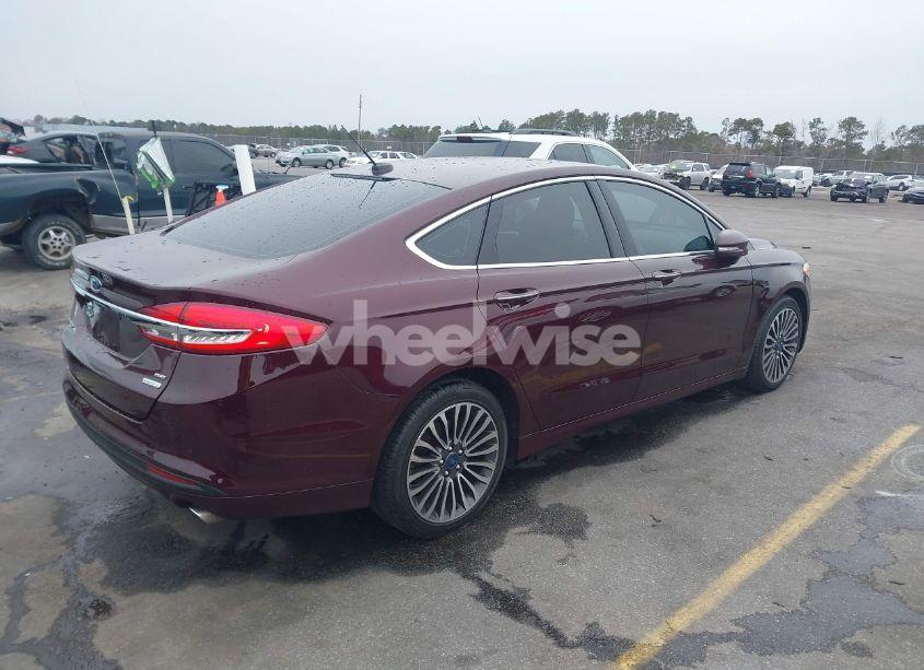 Photo 4 of 2018 Ford Fusion SE (VIN 3FA6P0HD7JR144018)