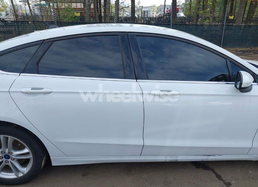 Photo 13 of 2018 Ford Fusion SE (VIN 3FA6P0HD7JR159134)