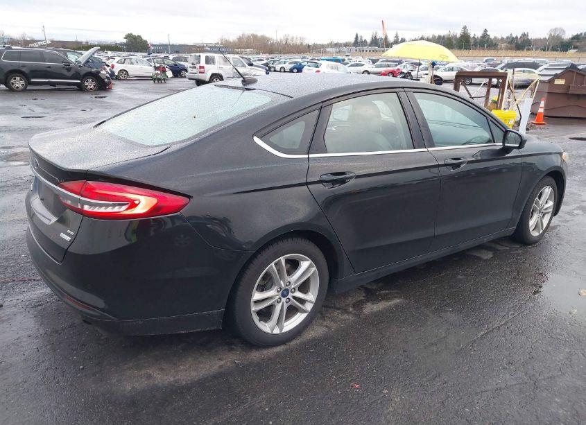 Photo 4 of 2018 Ford Fusion SE (VIN 3FA6P0HD7JR171283)