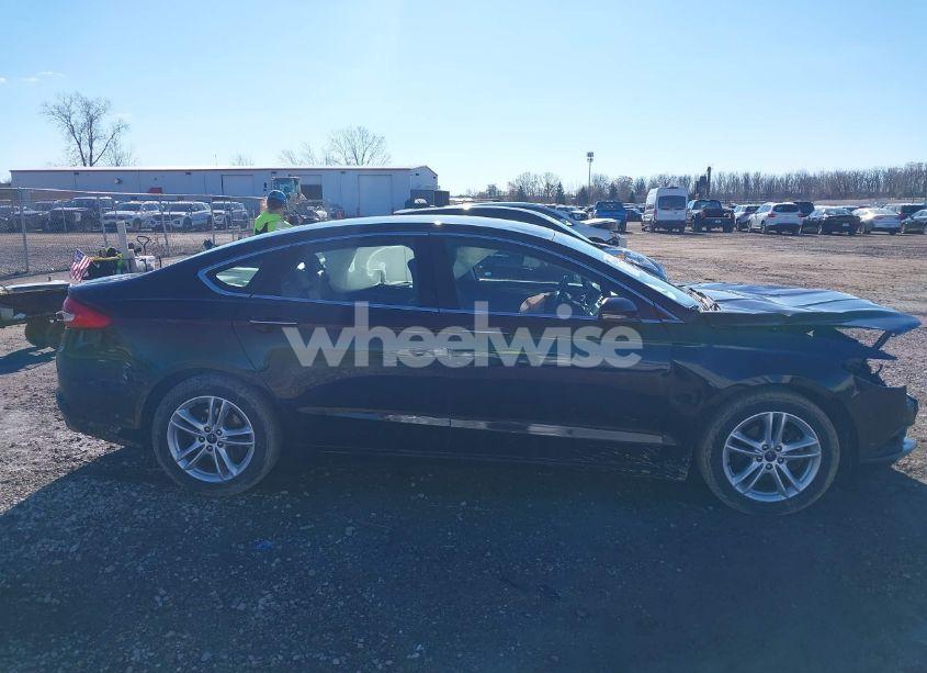 Photo 13 of 2018 Ford Fusion SE (VIN 3FA6P0HD7JR185880)
