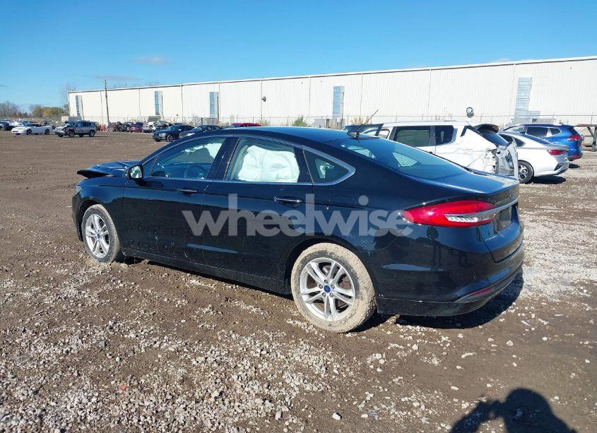 Photo 3 of 2018 Ford Fusion SE (VIN 3FA6P0HD7JR185880)