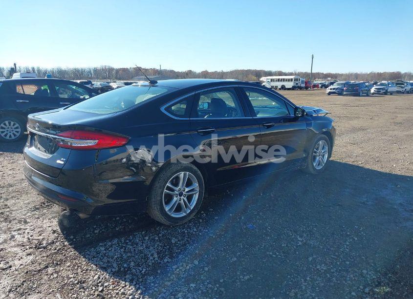 Photo 4 of 2018 Ford Fusion SE (VIN 3FA6P0HD7JR185880)