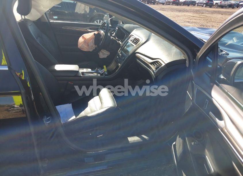 Photo 5 of 2018 Ford Fusion SE (VIN 3FA6P0HD7JR185880)