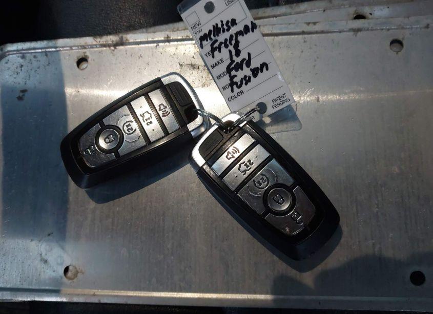 Photo 11 of 2018 Ford Fusion SE (VIN 3FA6P0HD7JR203715)