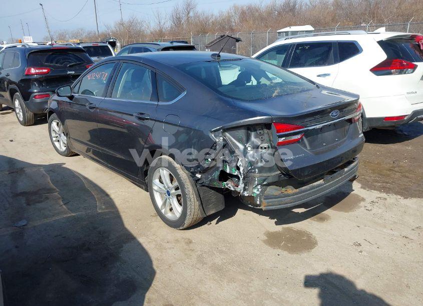 Photo 3 of 2018 Ford Fusion SE (VIN 3FA6P0HD7JR213323)