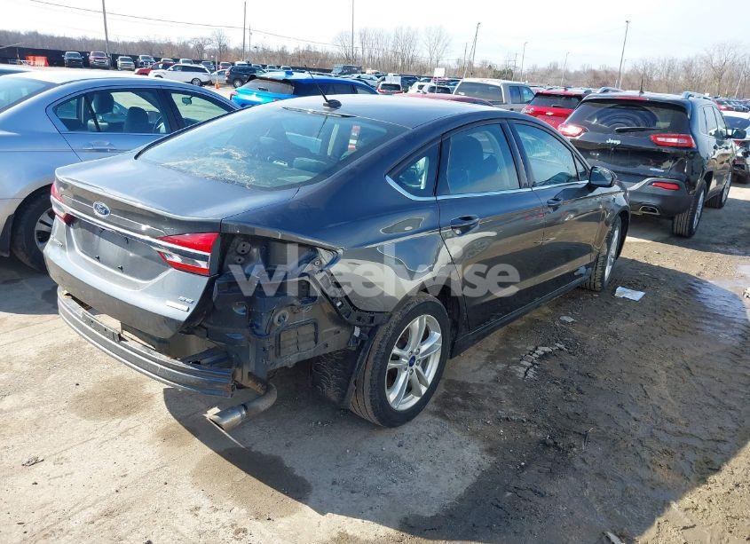 Photo 4 of 2018 Ford Fusion SE (VIN 3FA6P0HD7JR213323)