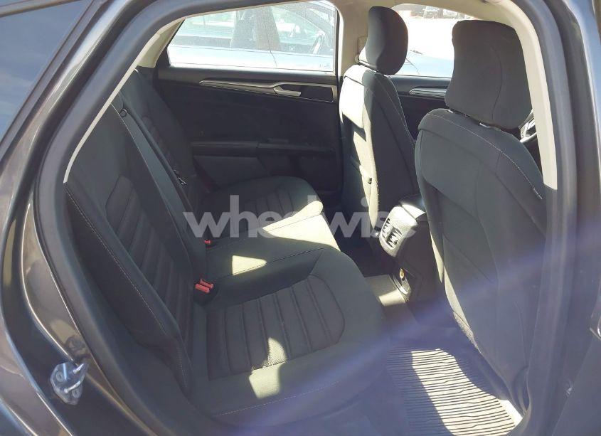 Photo 8 of 2018 Ford Fusion SE (VIN 3FA6P0HD7JR213323)