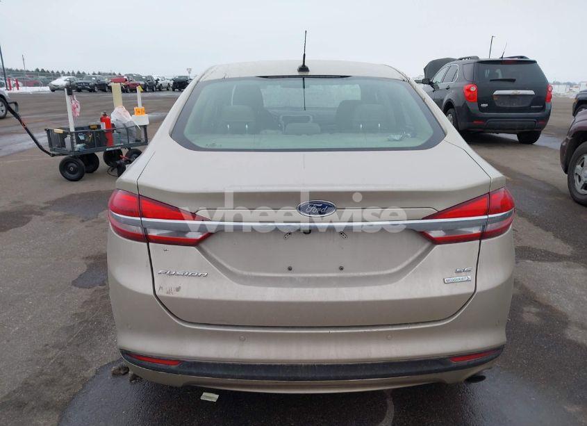 Photo 16 of 2018 Ford Fusion SE (VIN 3FA6P0HD7JR228338)