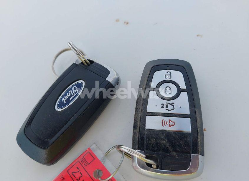 Photo 11 of 2018 Ford Fusion SE (VIN 3FA6P0HD7JR232888)