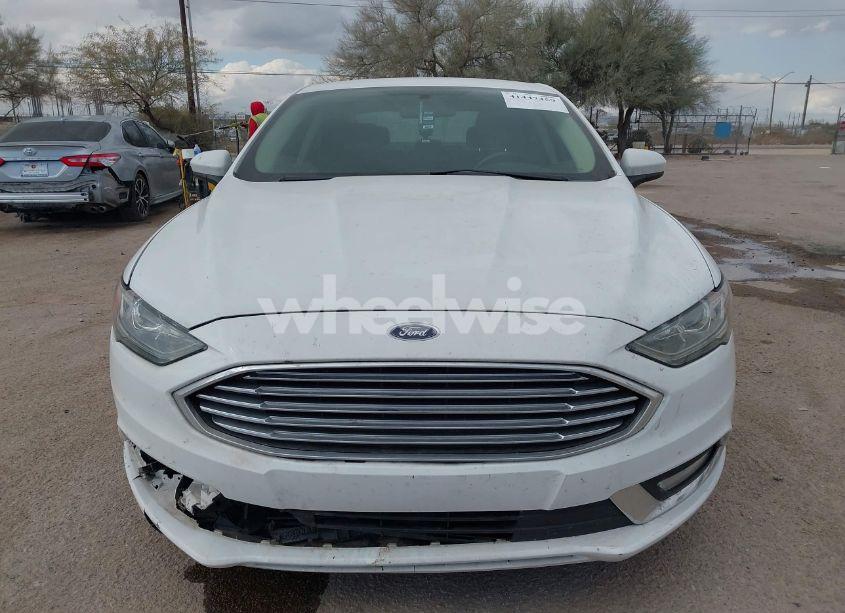 Photo 12 of 2018 Ford Fusion SE (VIN 3FA6P0HD7JR232888)