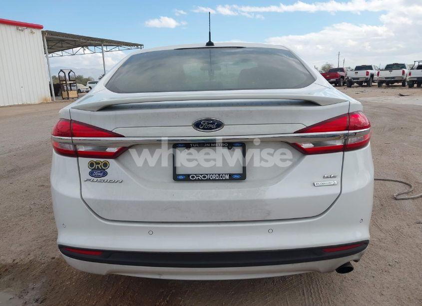 Photo 16 of 2018 Ford Fusion SE (VIN 3FA6P0HD7JR232888)
