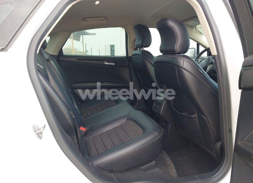 Photo 8 of 2018 Ford Fusion SE (VIN 3FA6P0HD7JR232888)