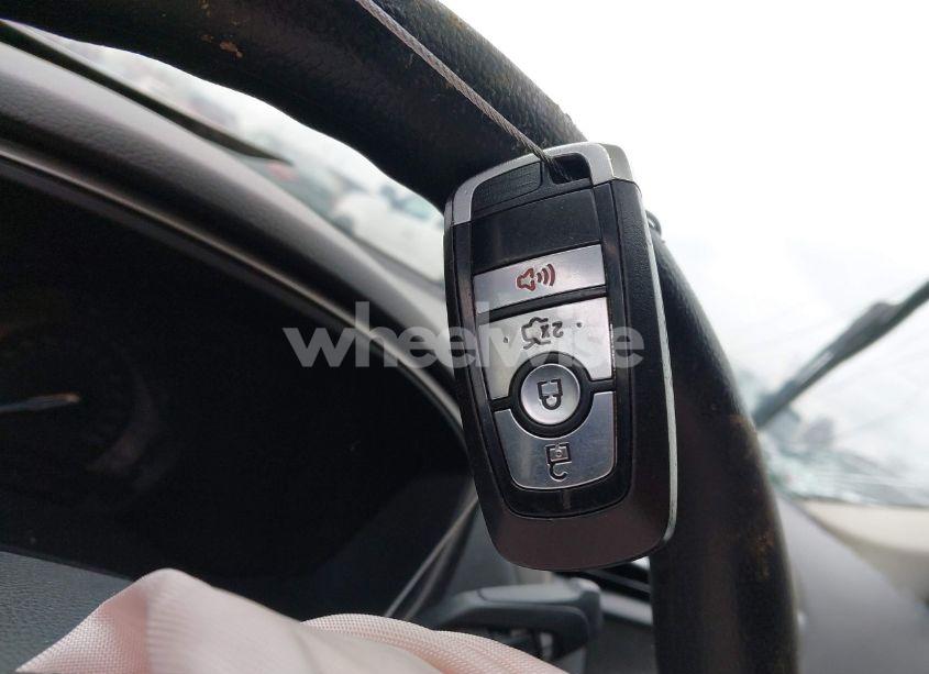 Photo 11 of 2018 Ford Fusion SE (VIN 3FA6P0HD7JR239310)