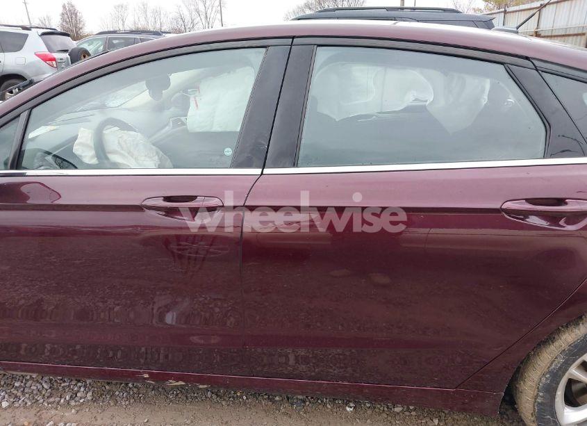 Photo 14 of 2018 Ford Fusion SE (VIN 3FA6P0HD7JR239310)