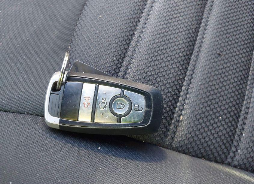 Photo 11 of 2018 Ford Fusion SE (VIN 3FA6P0HD7JR245320)