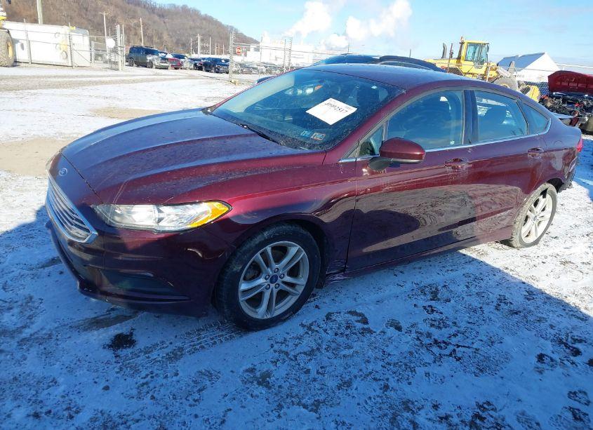 Photo 2 of 2018 Ford Fusion SE (VIN 3FA6P0HD7JR245320)