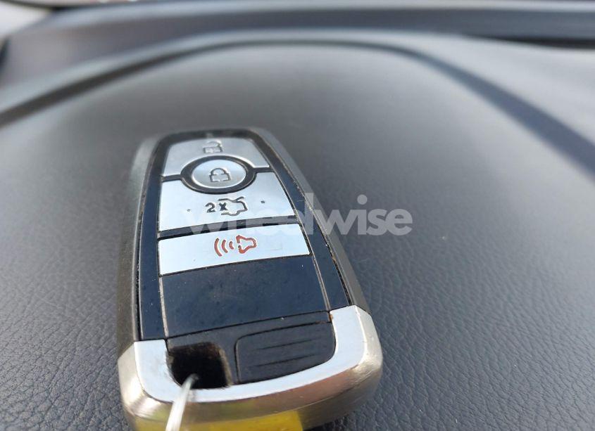 Photo 11 of 2018 Ford Fusion SE (VIN 3FA6P0HD7JR259606)