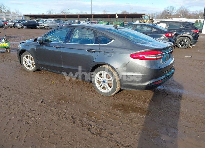 Photo 3 of 2018 Ford Fusion SE (VIN 3FA6P0HD7JR259606)