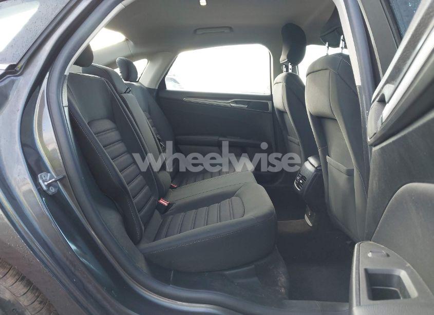 Photo 8 of 2018 Ford Fusion SE (VIN 3FA6P0HD7JR259606)