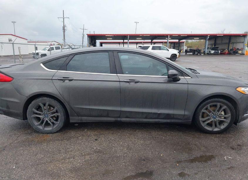 Photo 13 of 2018 Ford Fusion SE (VIN 3FA6P0HD7JR279936)