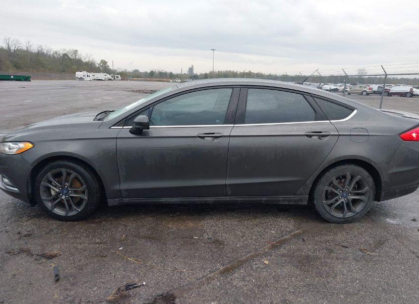 Photo 14 of 2018 Ford Fusion SE (VIN 3FA6P0HD7JR279936)