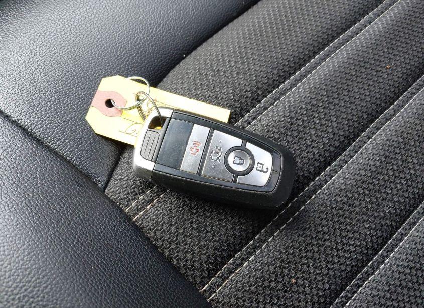 Photo 11 of 2018 Ford Fusion SE (VIN 3FA6P0HD7JR279967)