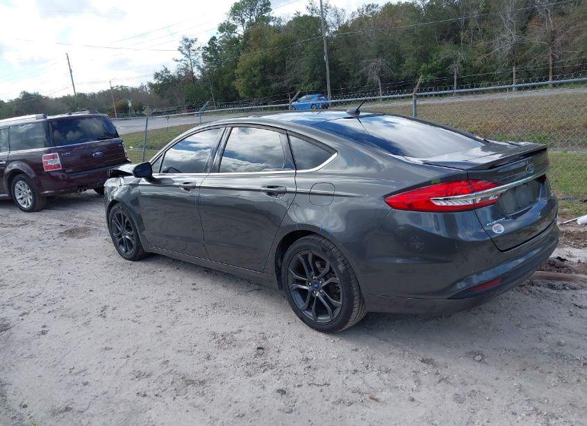 Photo 3 of 2018 Ford Fusion SE (VIN 3FA6P0HD7JR279967)