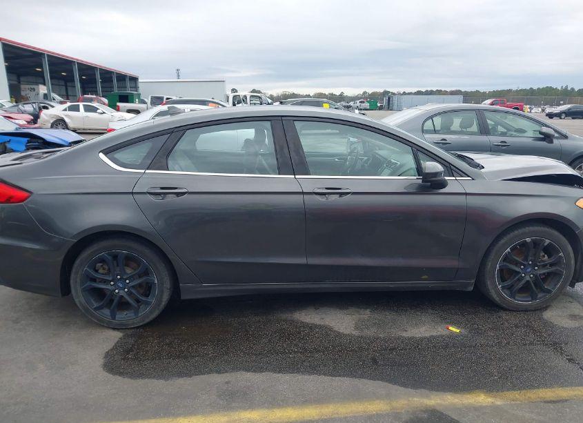 Photo 13 of 2019 Ford Fusion SE (VIN 3FA6P0HD7KR101932)