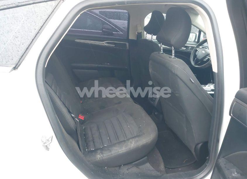 Photo 8 of 2019 Ford Fusion SE (VIN 3FA6P0HD7KR103180)