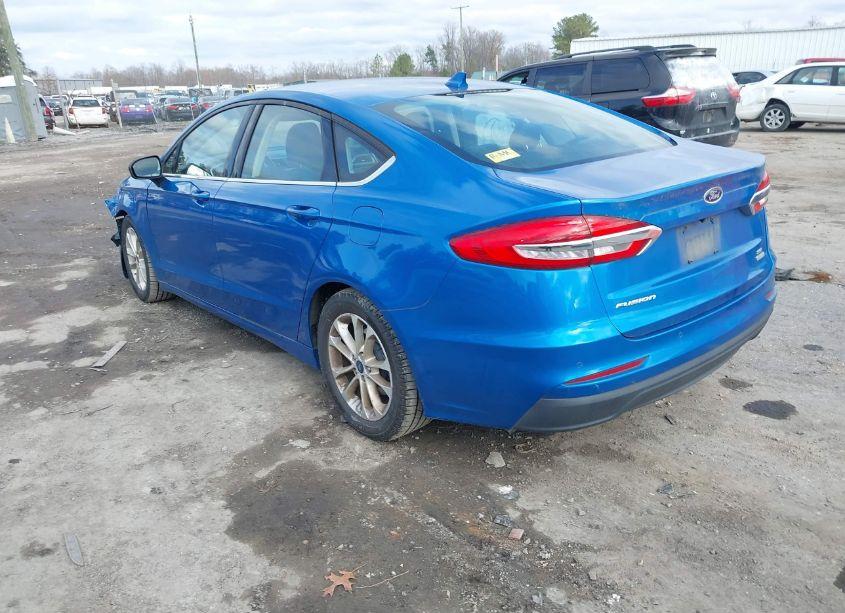 Photo 3 of 2019 Ford Fusion SE (VIN 3FA6P0HD7KR112378)