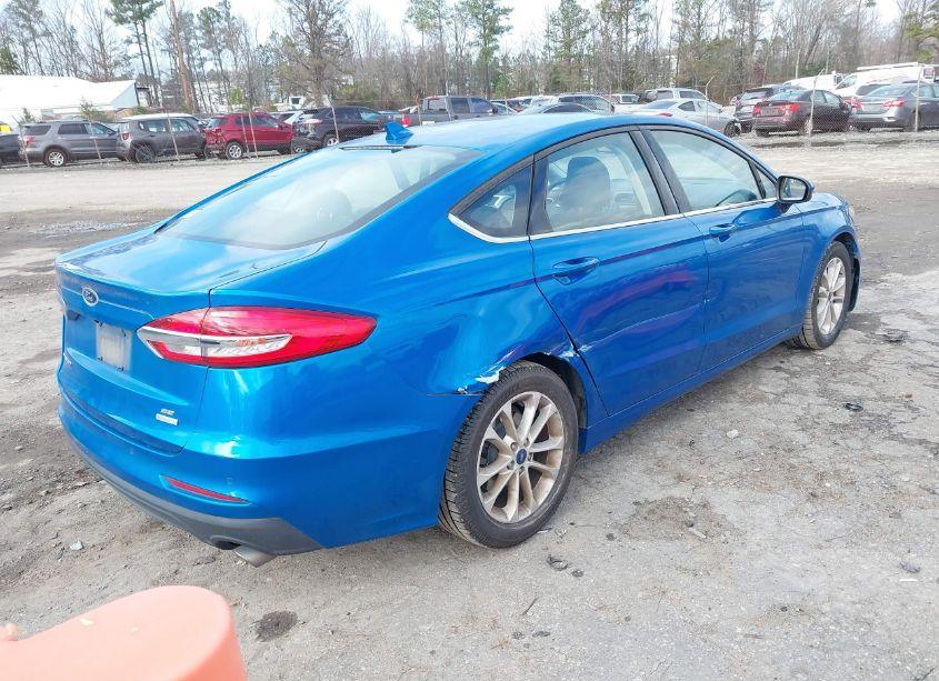 Photo 4 of 2019 Ford Fusion SE (VIN 3FA6P0HD7KR112378)