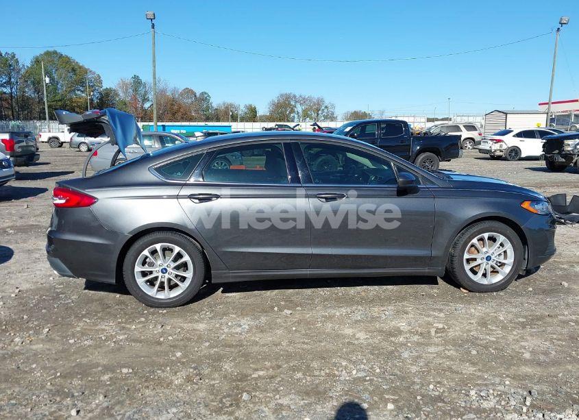 Photo 13 of 2019 Ford Fusion SE (VIN 3FA6P0HD7KR159796)