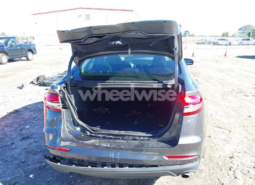 Photo 16 of 2019 Ford Fusion SE (VIN 3FA6P0HD7KR159796)