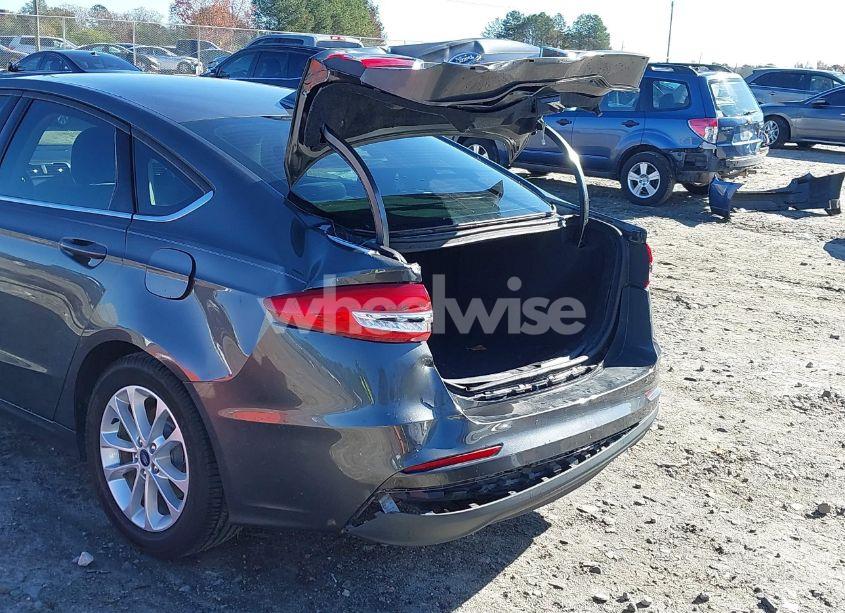 Photo 6 of 2019 Ford Fusion SE (VIN 3FA6P0HD7KR159796)