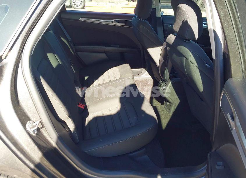 Photo 8 of 2019 Ford Fusion SE (VIN 3FA6P0HD7KR159796)