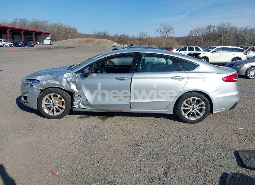 Photo 14 of 2019 Ford Fusion SE (VIN 3FA6P0HD7KR183757)