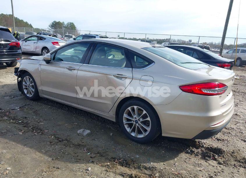 Photo 3 of 2019 Ford Fusion SE (VIN 3FA6P0HD7KR236487)