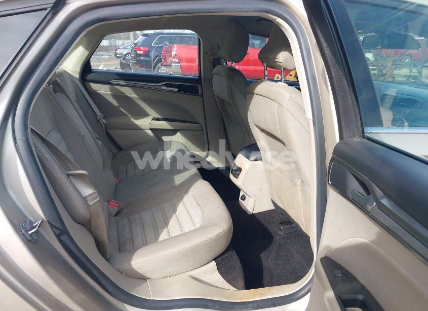 Photo 8 of 2019 Ford Fusion SE (VIN 3FA6P0HD7KR236487)