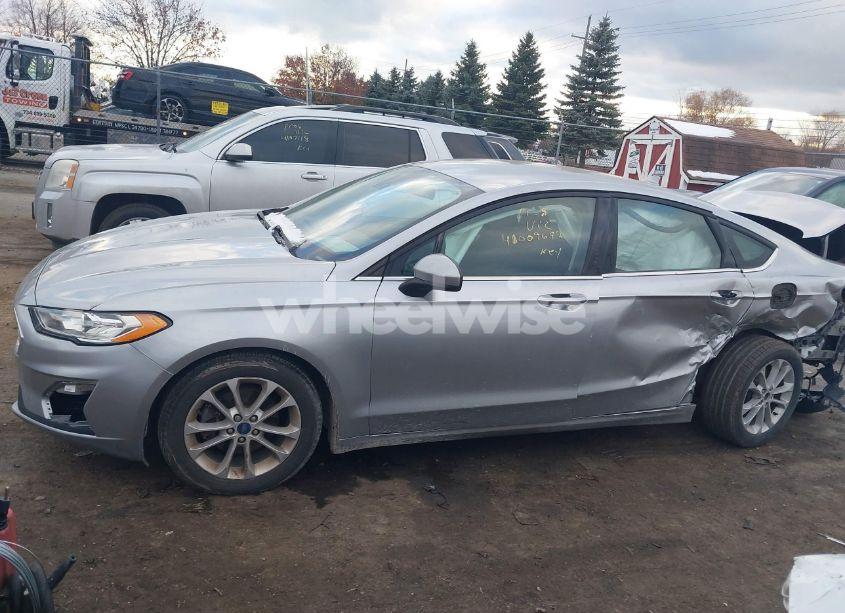 Photo 15 of 2020 Ford Fusion SE (VIN 3FA6P0HD7LR109949)