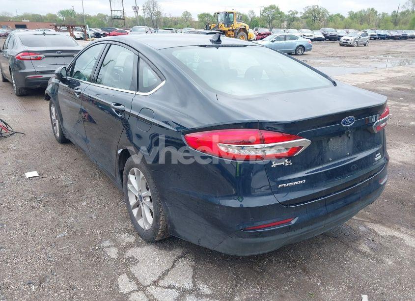 Photo 3 of 2020 Ford Fusion SE (VIN 3FA6P0HD7LR110180)
