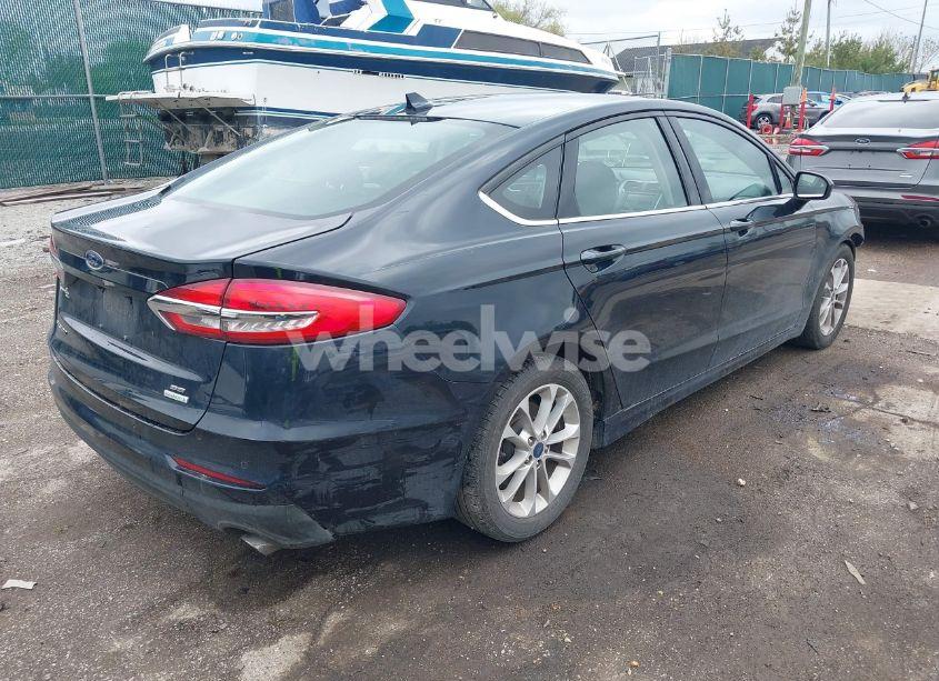Photo 4 of 2020 Ford Fusion SE (VIN 3FA6P0HD7LR110180)