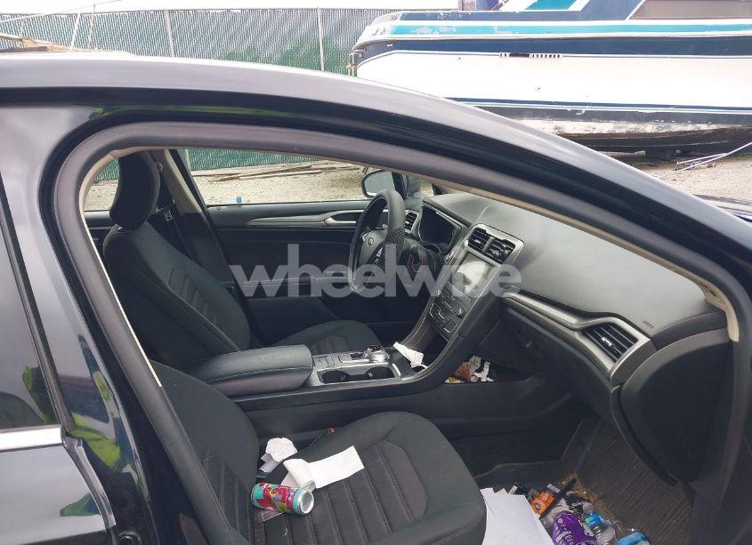 Photo 5 of 2020 Ford Fusion SE (VIN 3FA6P0HD7LR110180)