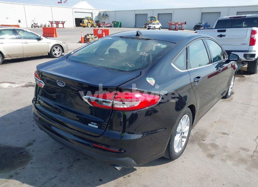 Photo 4 of 2020 Ford Fusion SE (VIN 3FA6P0HD7LR124306)