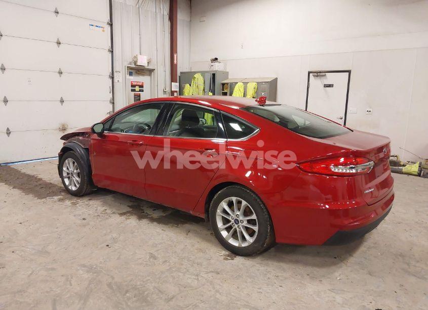 Photo 3 of 2020 Ford Fusion SE (VIN 3FA6P0HD7LR124581)