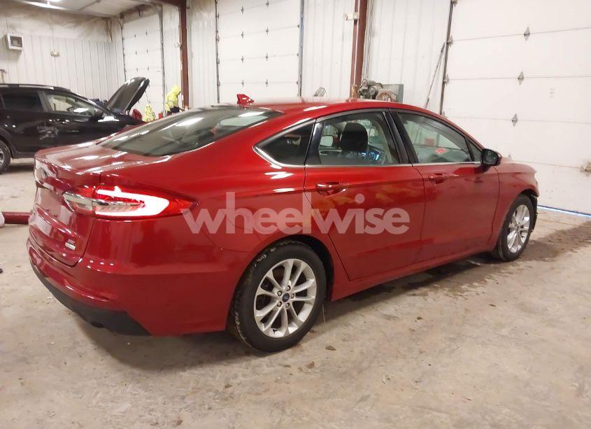 Photo 4 of 2020 Ford Fusion SE (VIN 3FA6P0HD7LR124581)