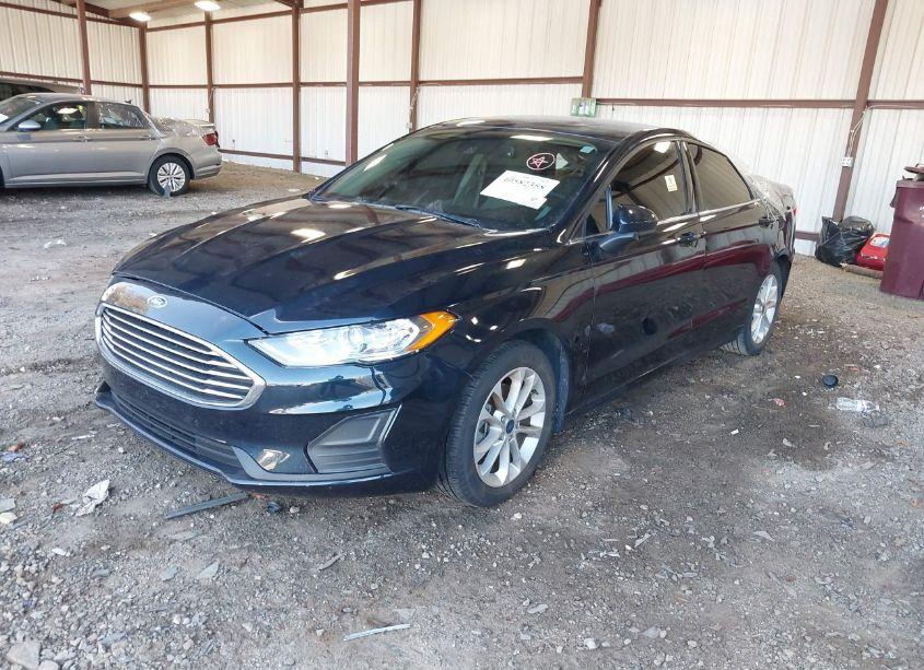 Photo 2 of 2020 Ford Fusion SE (VIN 3FA6P0HD7LR159783)