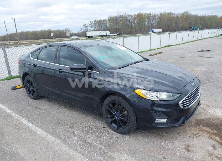 2020 Ford Fusion SE (VIN 3FA6P0HD7LR164398) main photo